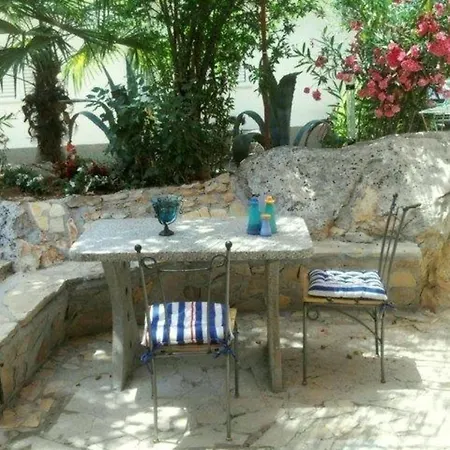 In Sibenik Mit Grossem Grill * Jadrija